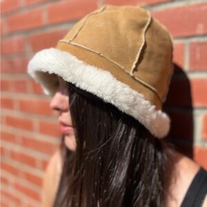 East Perry Santa Fe Sheepskin bucket hat
